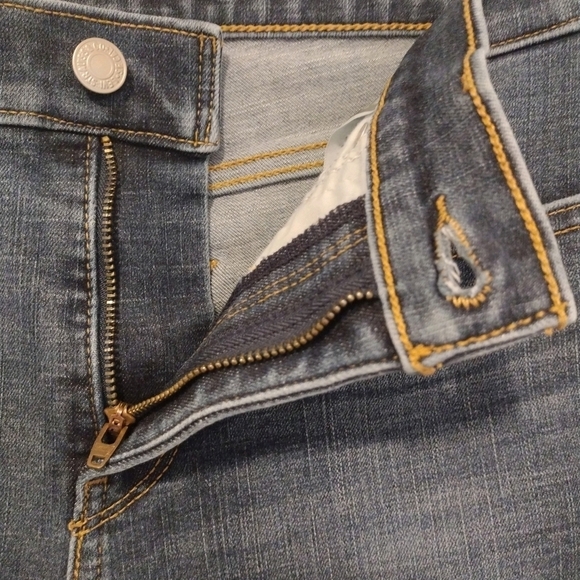Levi's - 311 Shaping Skinny Distressed Jeans - Picture 6 of 14